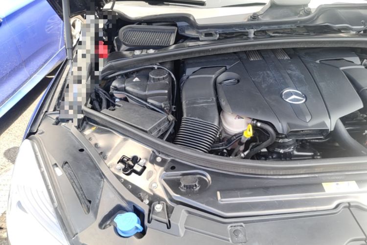 Used Mercedes-Benz R-Class 2017 R 320 4MATIC Business Edition Prestige Model Engine Bay Right