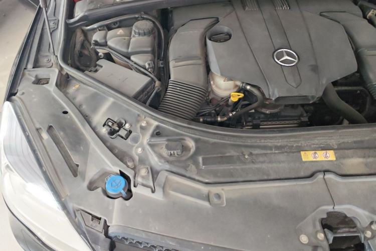 Used Mercedes-Benz R-Class 2017 R 320 4MATIC Business Edition Prestige Model Engine Bay Right