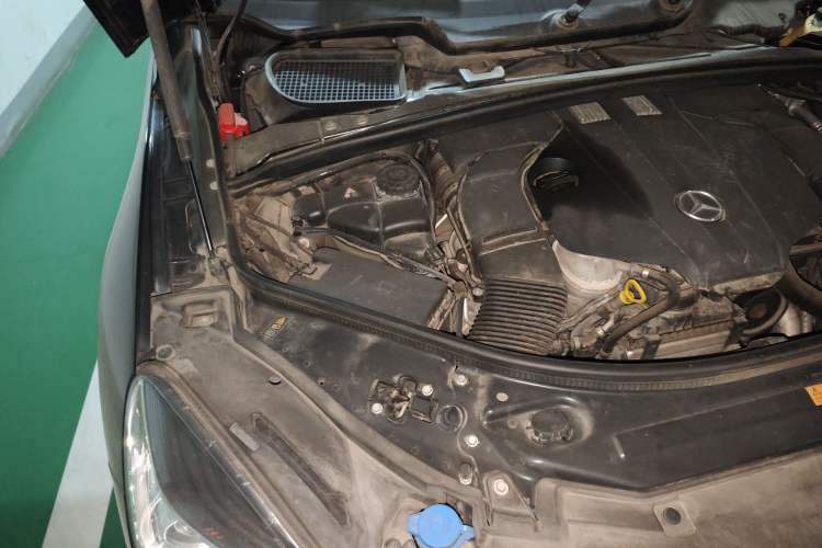 Used Mercedes-Benz R-Class 2017 R 320 4MATIC Business Edition Prestige Model Engine Bay Right