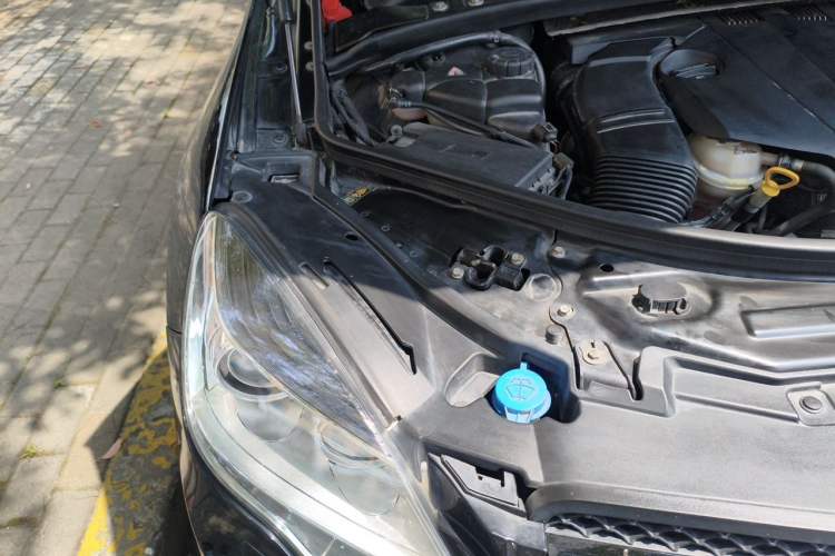 Used Mercedes-Benz R-Class 2017 R 320 4MATIC Business Edition Prestige Model Engine Bay Right