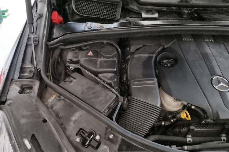 Used Mercedes-Benz R-Class 2017 R 320 4MATIC Business Edition Prestige Model Engine Bay Right
