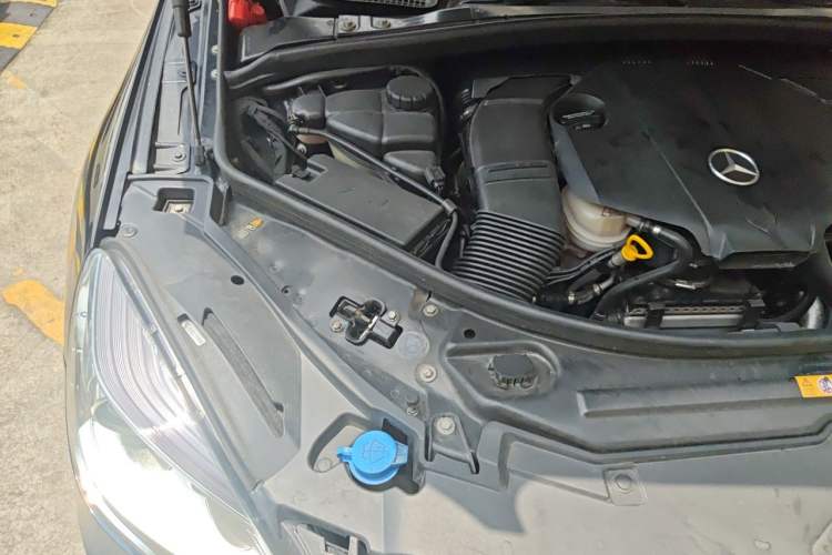 Used Mercedes-Benz R-Class 2017 R 320 4MATIC Business Edition Prestige Model Engine Bay Right