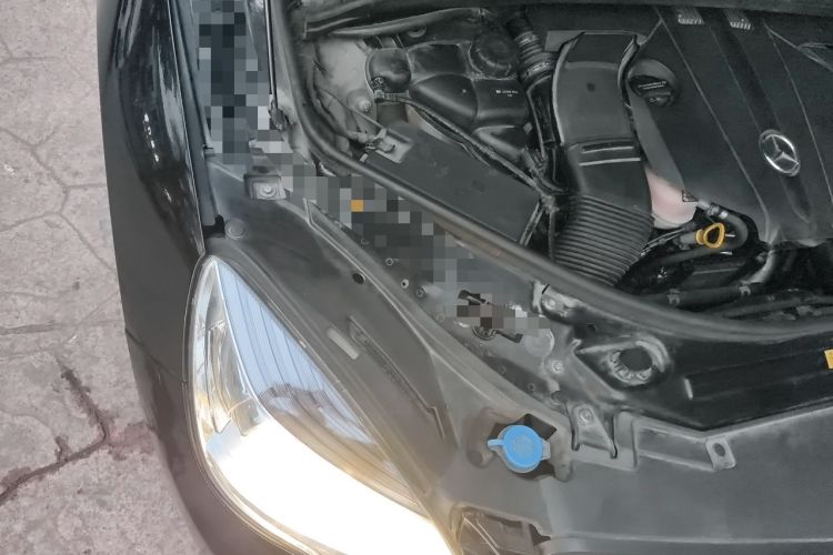 Used Mercedes-Benz R-Class 2017 R 320 4MATIC Business Edition Prestige Model Engine Bay Right