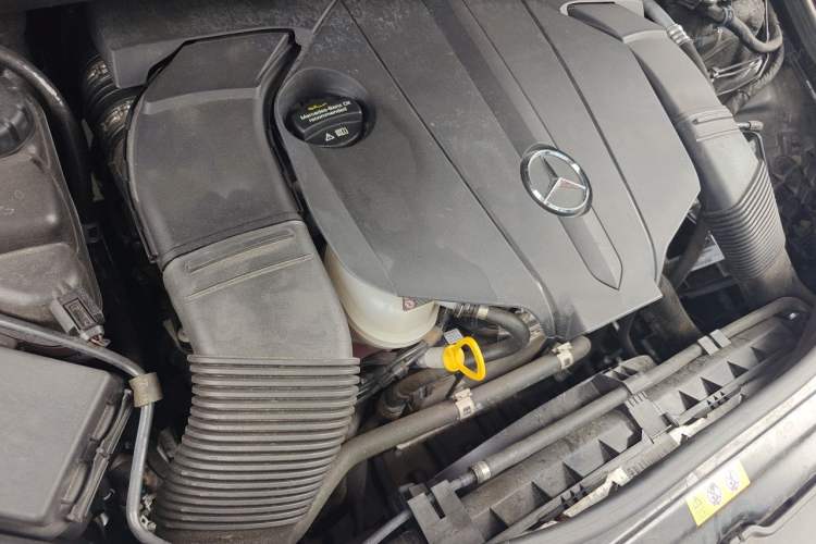 Used Mercedes-Benz R-Class 2017 R 320 4MATIC Business Edition Prestige Model Engine Bay Right