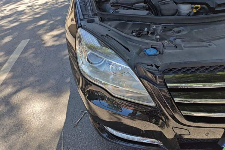 Used Mercedes-Benz R-Class 2017 R 320 4MATIC Business Edition Prestige Model Engine Bay Right