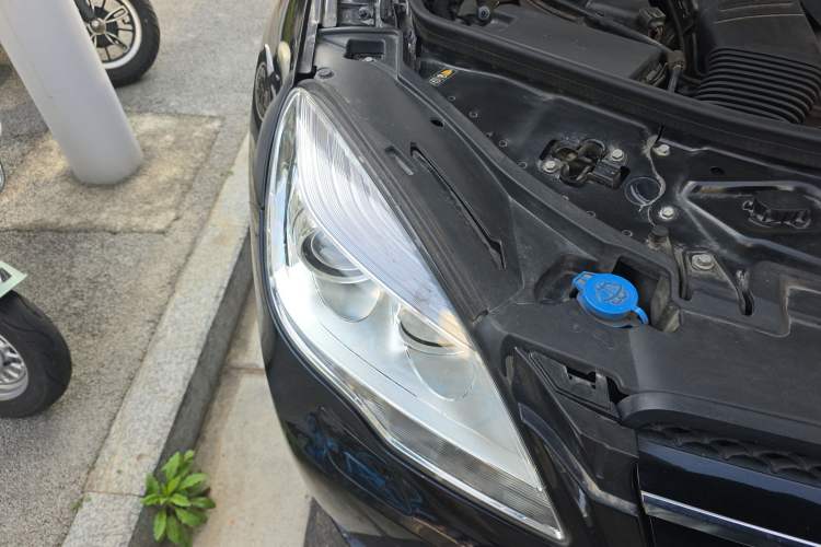 Used Mercedes-Benz R-Class 2017 R 320 4MATIC Business Edition Prestige Model Engine Bay Right