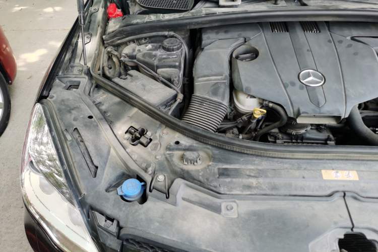 Used Mercedes-Benz R-Class 2017 R 320 4MATIC Business Edition Prestige Model Engine Bay Right