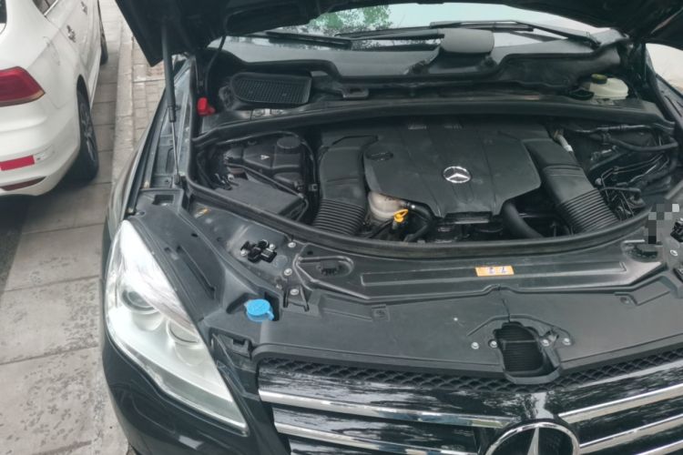 Used Mercedes-Benz R-Class 2017 R 320 4MATIC Business Edition Prestige Model Engine Bay Right