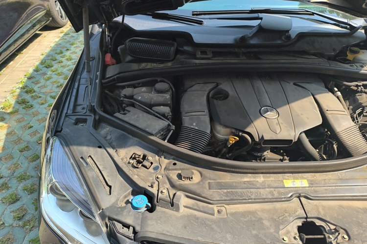 Used Mercedes-Benz R-Class 2017 R 320 4MATIC Business Edition Prestige Model Engine Bay Right