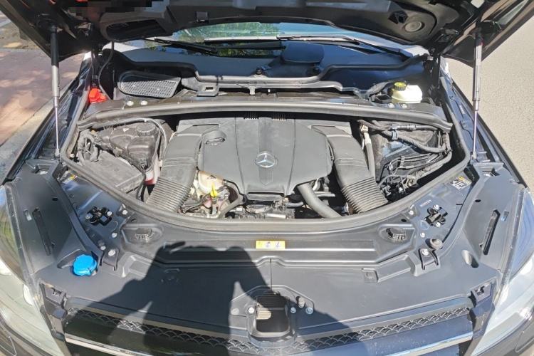 Used Mercedes-Benz R-Class 2017 R 320 4MATIC Business Edition Prestige Model Engine Bay
