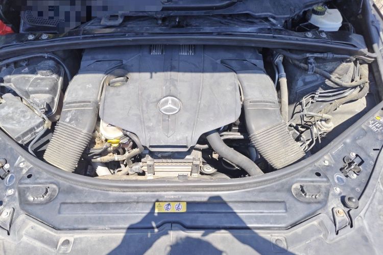 Used Mercedes-Benz R-Class 2017 R 320 4MATIC Business Edition Prestige Model Engine Bay