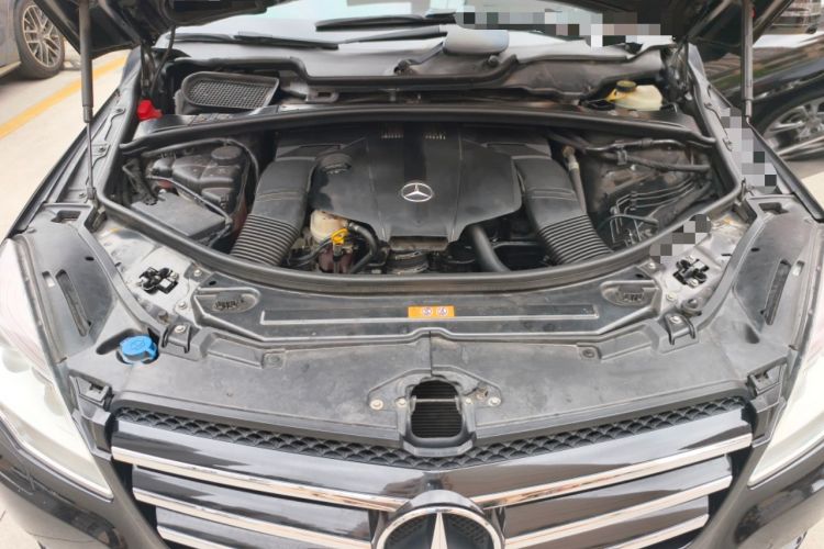Used Mercedes-Benz R-Class 2017 R 320 4MATIC Business Edition Prestige Model Engine Bay