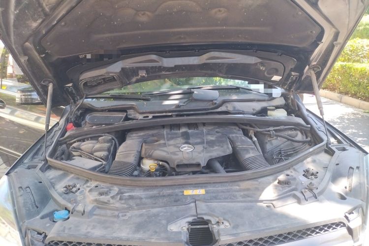 Used Mercedes-Benz R-Class 2017 R 320 4MATIC Business Edition Prestige Model Engine Bay