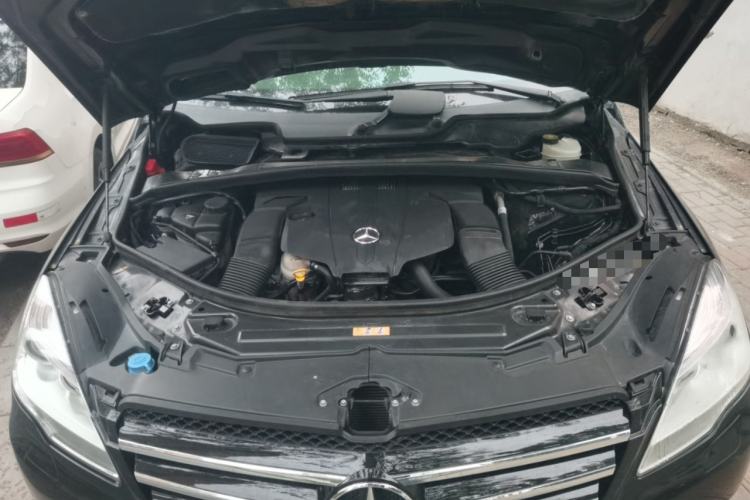 Used Mercedes-Benz R-Class 2017 R 320 4MATIC Business Edition Prestige Model Engine Bay