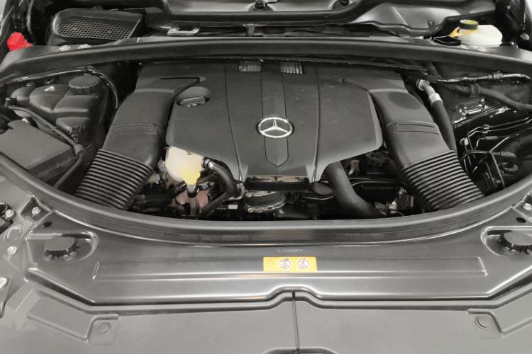 Used Mercedes-Benz R-Class 2017 R 320 4MATIC Business Edition Prestige Model Engine Bay