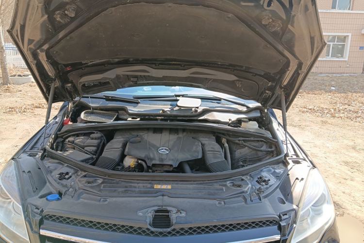Used Mercedes-Benz R-Class 2017 R 320 4MATIC Business Edition Prestige Model Engine Bay
