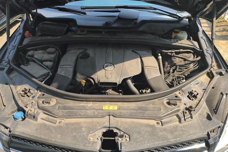 Used Mercedes-Benz R-Class 2017 R 320 4MATIC Business Edition Prestige Model Engine Bay