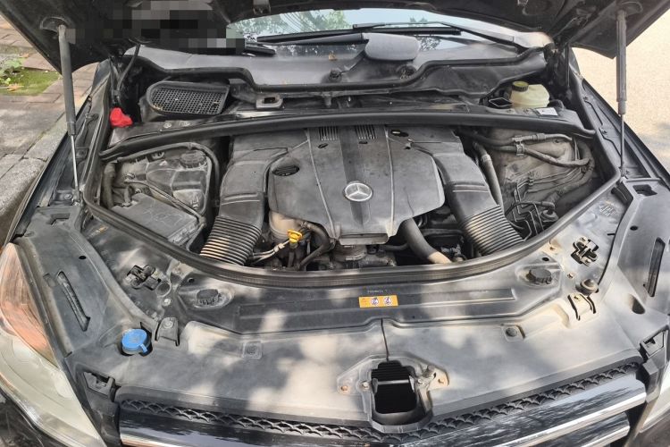 Used Mercedes-Benz R-Class 2017 R 320 4MATIC Business Edition Prestige Model Engine Bay