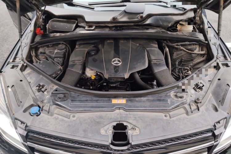 Used Mercedes-Benz R-Class 2017 R 320 4MATIC Business Edition Prestige Model Engine Bay