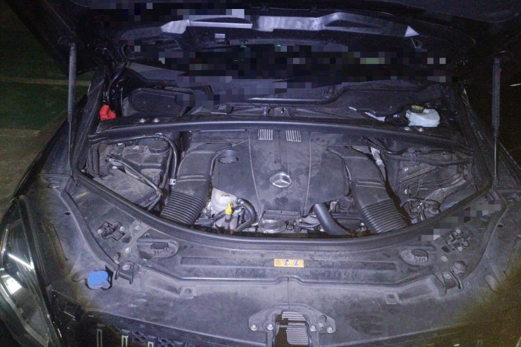 Used Mercedes-Benz R-Class 2017 R 320 4MATIC Luxury Collection Edition Engine Bay