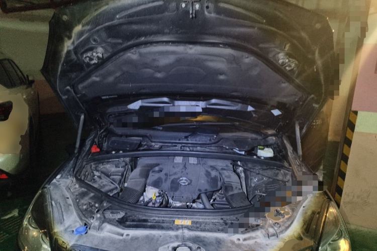 Used Mercedes-Benz R-Class 2017 R 320 4MATIC Business Edition Prestige Model Engine Bay
