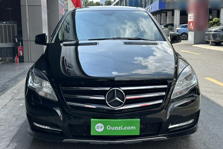 Used Mercedes-Benz R-Class 2017 R 320 4MATIC Business Edition Prestige Model Exterior 1