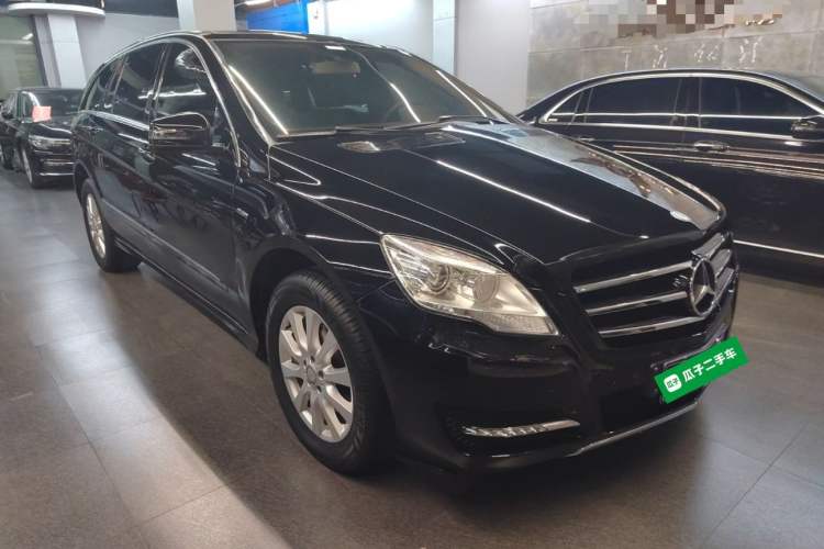 Used Mercedes-Benz R-Class 2017 R 320 4MATIC Business Edition Prestige Model Exterior 1