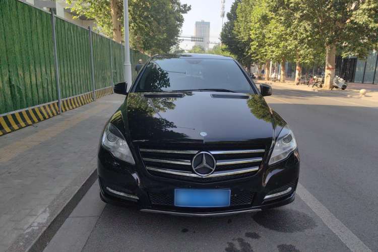 Used Mercedes-Benz R-Class 2017 R 320 4MATIC Business Edition Prestige Model Exterior 1