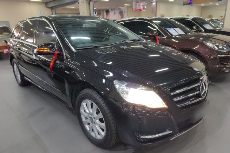 Used Mercedes-Benz R-Class 2017 R 320 4MATIC Business Edition Prestige Model Exterior 1