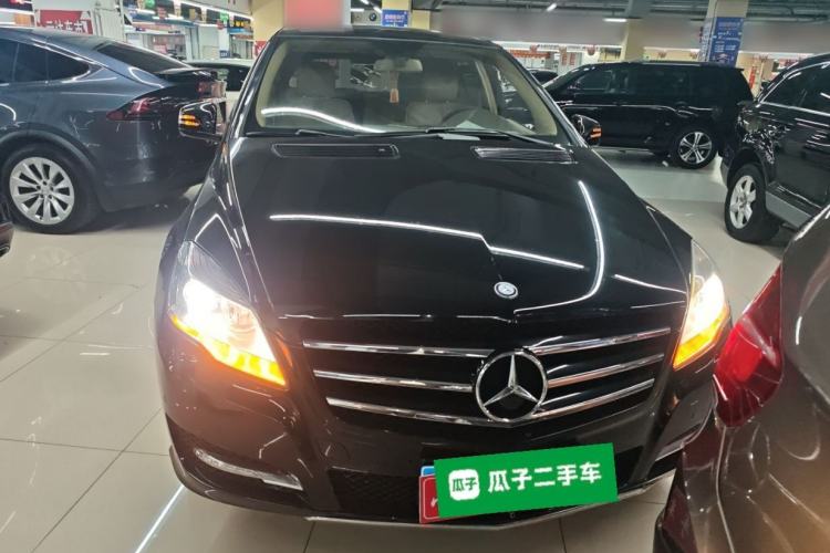 Used Mercedes-Benz R-Class 2017 R 320 4MATIC Business Edition Prestige Model Exterior 1