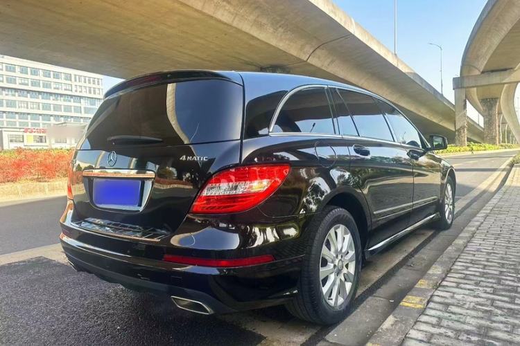 Used Mercedes-Benz R-Class 2017 R 320 4MATIC Business Edition Prestige Model Exterior 2