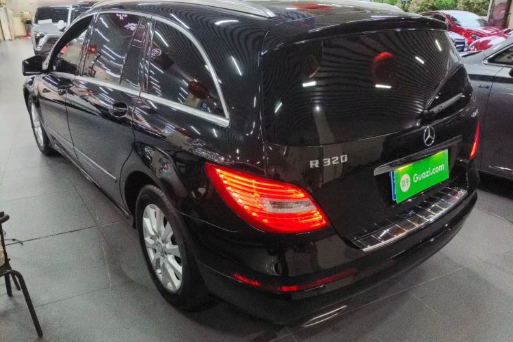 Used Mercedes-Benz R-Class 2017 R 320 4MATIC Business Edition Prestige Model Exterior 2