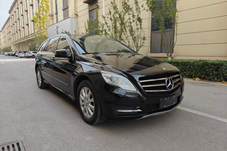 Used Mercedes-Benz R-Class 2017 R 320 4MATIC Business Edition Prestige Model Exterior 2