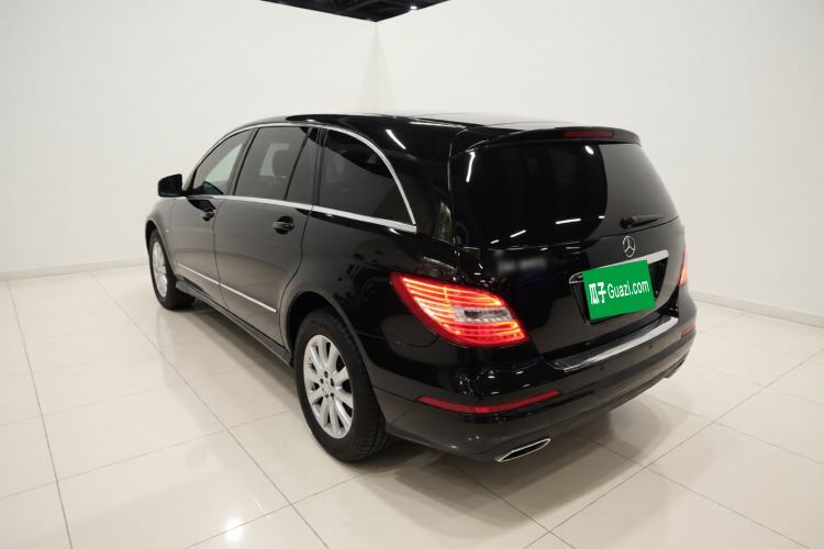 Used Mercedes-Benz R-Class 2017 R 320 4MATIC Business Edition Prestige Model Exterior 2