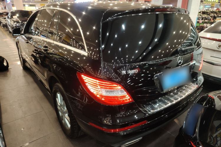 Used Mercedes-Benz R-Class 2017 R 320 4MATIC Business Edition Prestige Model Exterior 2