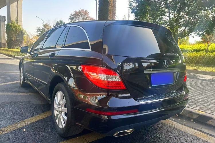 Used Mercedes-Benz R-Class 2017 R 320 4MATIC Business Edition Prestige Model Exterior 3