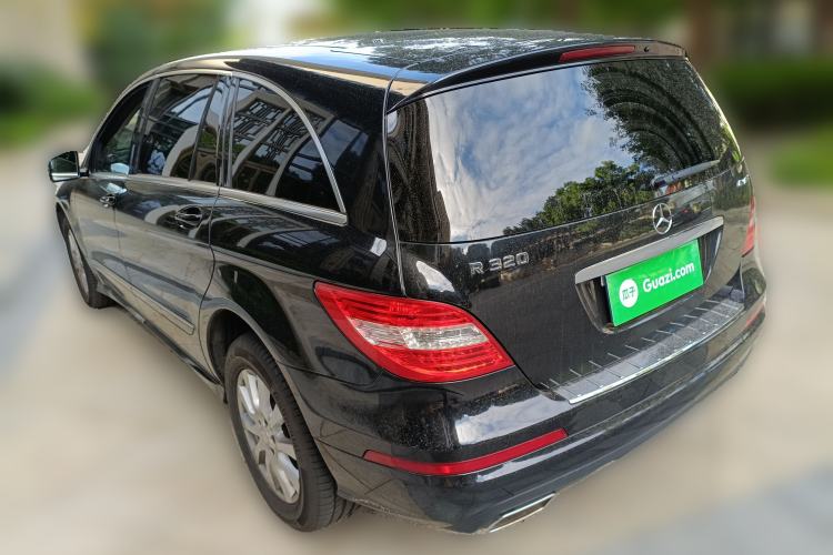 Used Mercedes-Benz R-Class 2017 R 320 4MATIC Business Edition Prestige Model Exterior 3