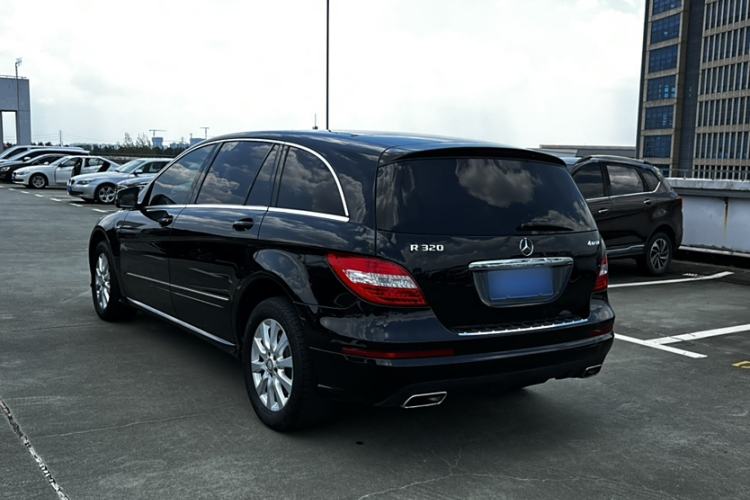 Used Mercedes-Benz R-Class 2017 R 320 4MATIC Business Edition Prestige Model Exterior 3