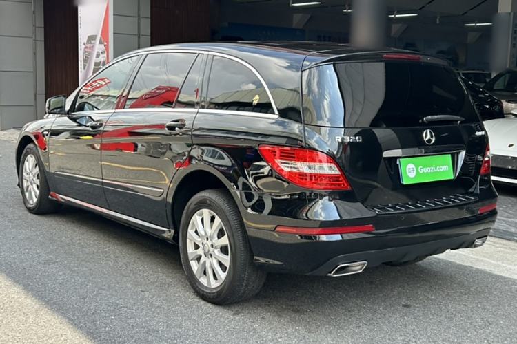 Used Mercedes-Benz R-Class 2017 R 320 4MATIC Business Edition Prestige Model Exterior 3