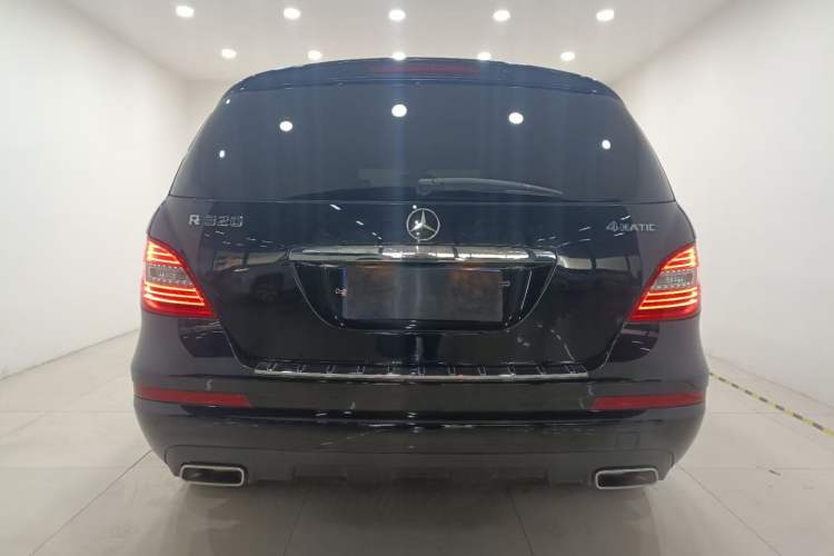 Used Mercedes-Benz R-Class 2017 R 320 4MATIC Business Edition Prestige Model Exterior 3
