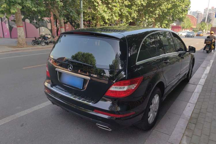 Used Mercedes-Benz R-Class 2017 R 320 4MATIC Business Edition Prestige Model Exterior 3