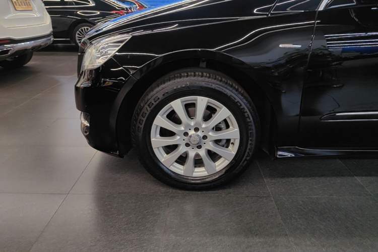 Used Mercedes-Benz R-Class 2017 R 320 4MATIC Business Edition Prestige Model Exterior 4