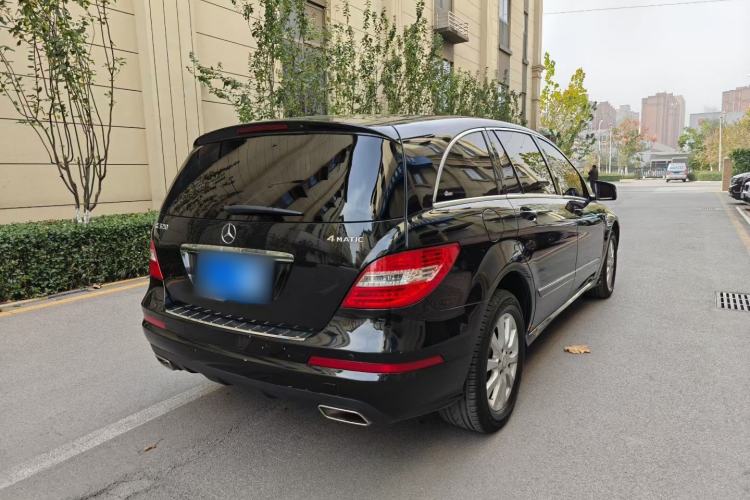 Used Mercedes-Benz R-Class 2017 R 320 4MATIC Business Edition Prestige Model Exterior 4