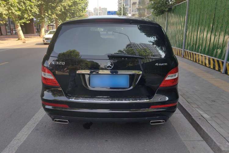 Used Mercedes-Benz R-Class 2017 R 320 4MATIC Business Edition Prestige Model Exterior 4