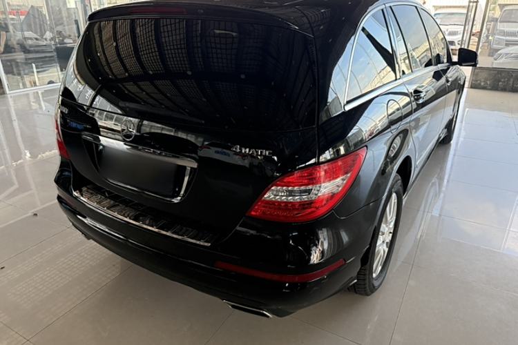 Used Mercedes-Benz R-Class 2017 R 320 4MATIC Business Edition Prestige Model Exterior 5