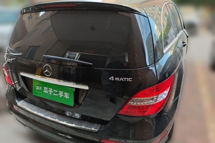 Used Mercedes-Benz R-Class 2017 R 320 4MATIC Business Edition Prestige Model Exterior 5