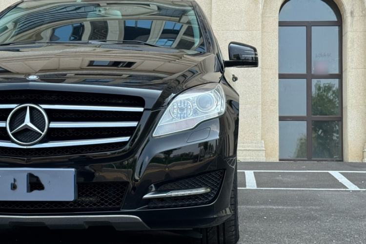 Used Mercedes-Benz R-Class 2017 R 320 4MATIC Business Edition Prestige Model Exterior 6