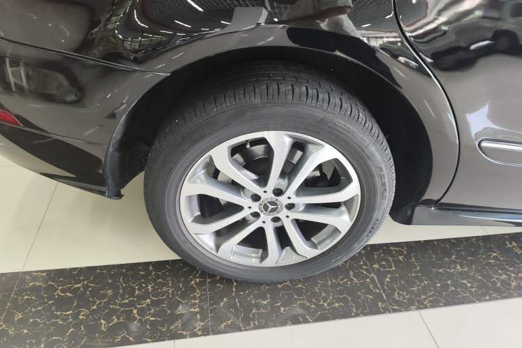 Used Mercedes-Benz R-Class 2017 R 320 4MATIC Business Edition Prestige Model Exterior 8