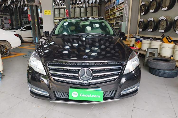 Used Mercedes-Benz R-Class 2017 R 320 4MATIC Business Edition Prestige Model Front