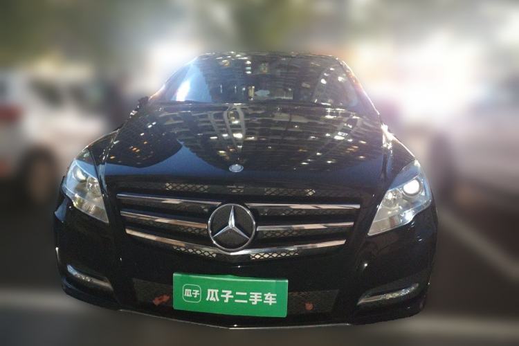 Used Mercedes-Benz R-Class 2017 R 400 4MATIC Exclusive Edition Front